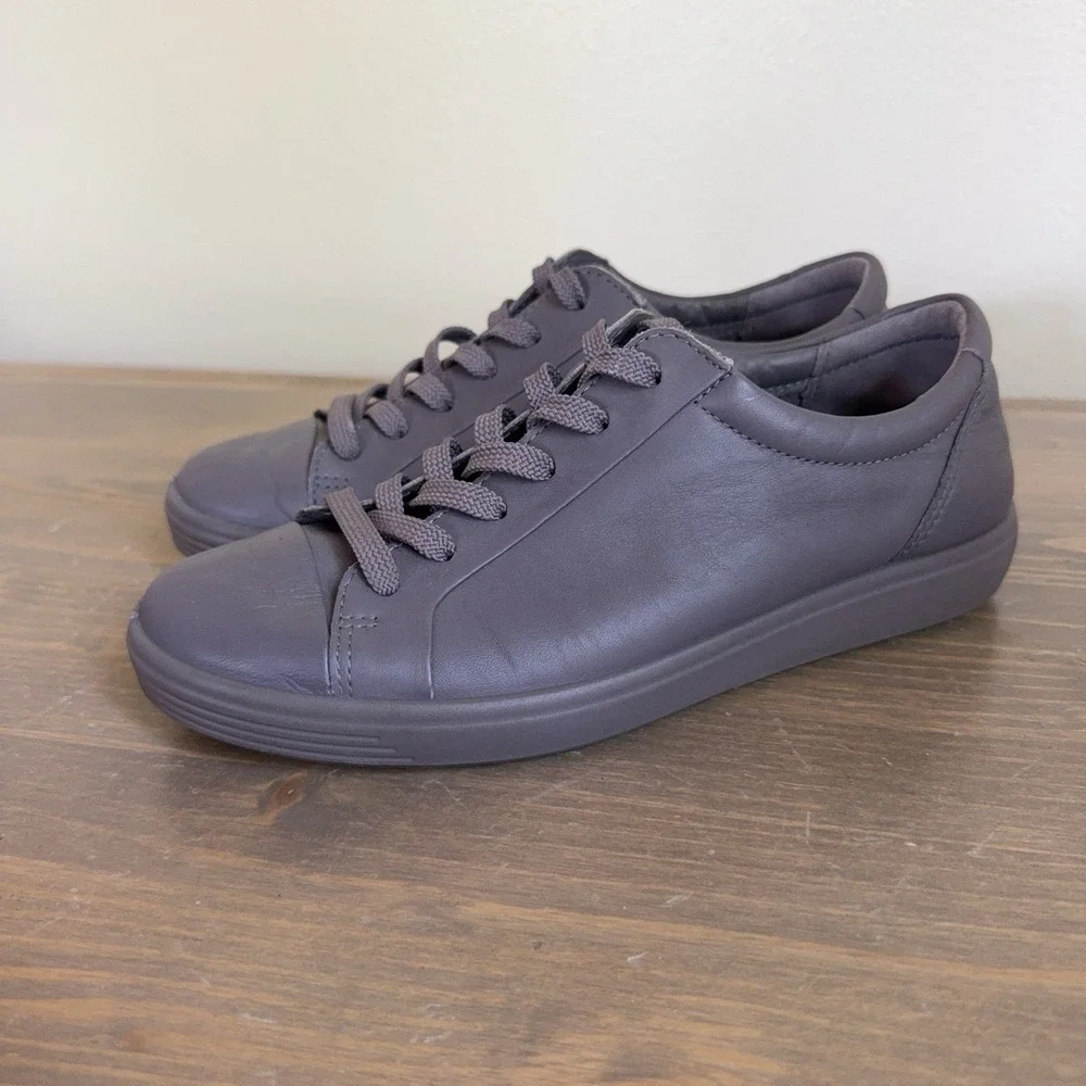 Ecco Women's 7-7.5 Grey Leather Gravity Low Top Lace Up Comfort Sneakers Shoes